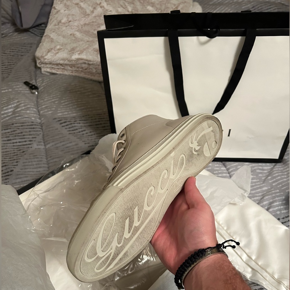 Mens Gucci tan leather sneakers - Picture 3 of 4